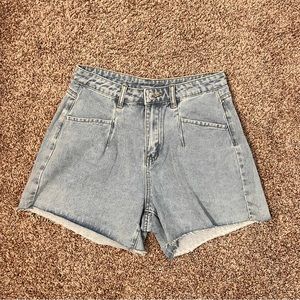 Never worn and very casual. Very cute!